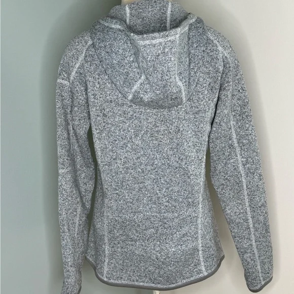 Women’s size medium zip front Patagonia hoodie better sweater. - Picture 5 of 6